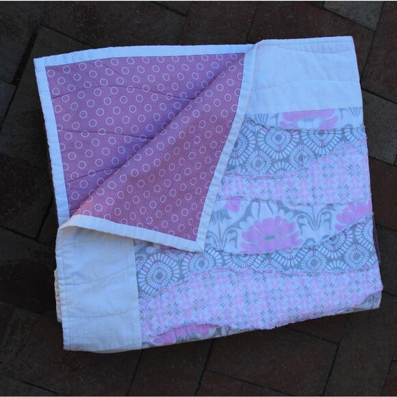 Handmade Baby Crib Lap Quilt Wavey Deconstructed Blanket - Picture 5 of 9